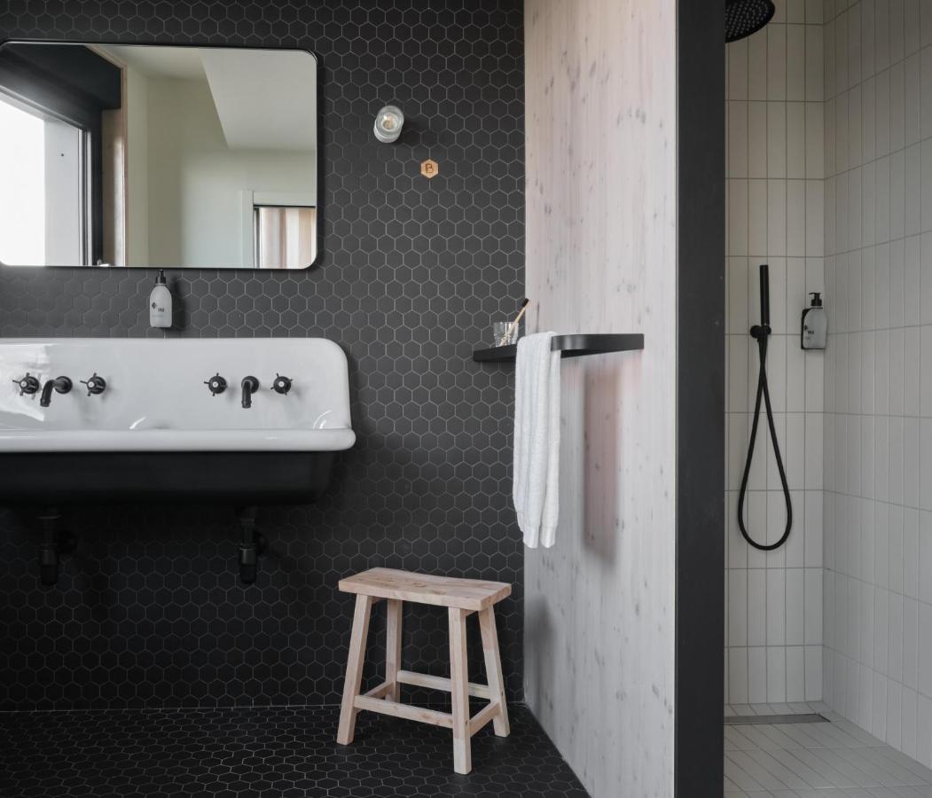 Bercail Hotel Wambrechies Bagian luar foto